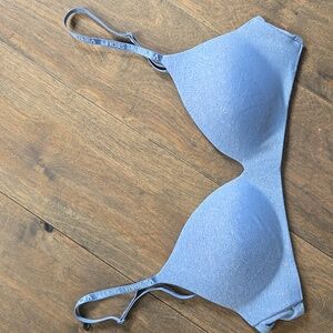 Victoria's Secret T-shirt Lightly Lined Wireless Bra, 34C, Light Blue